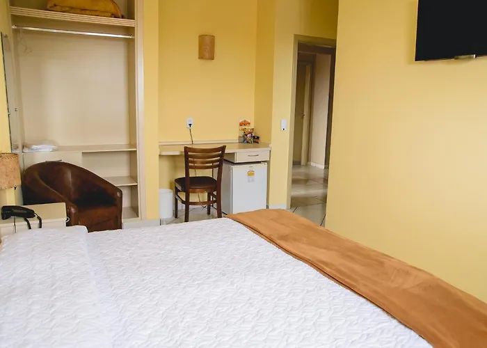 Robusti Plazza Hotel